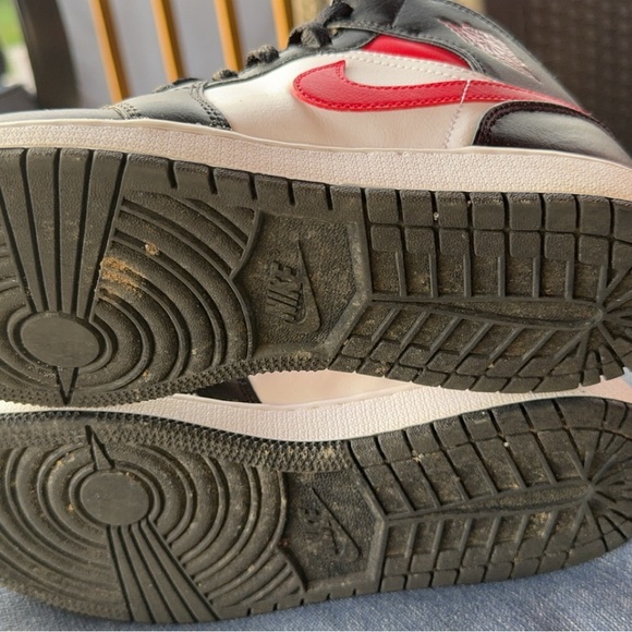 Jordan 1 - Picture 2 of 4